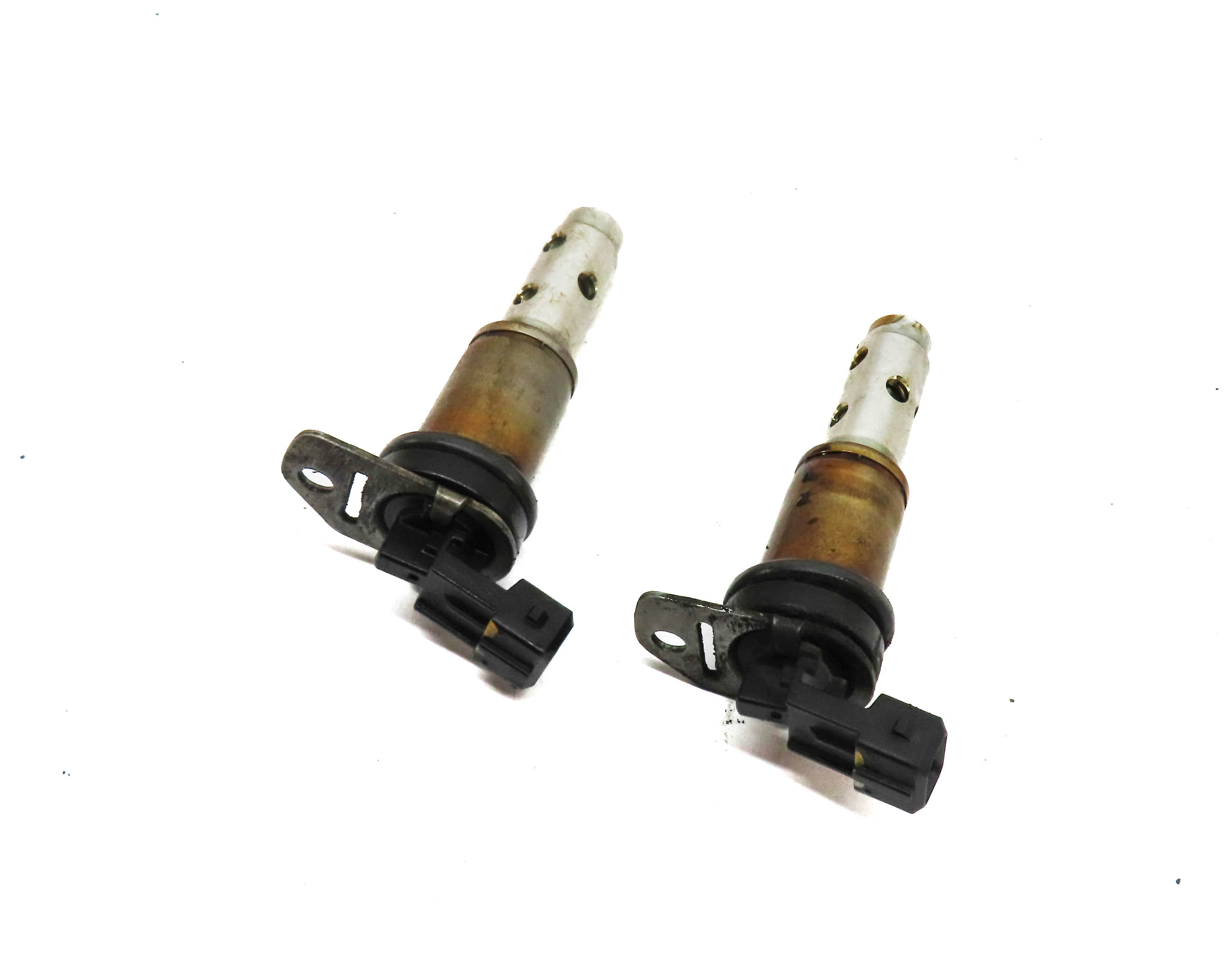 2011 BMW 740i (F02) 3.0L TURBO (N54) ENGINE VVT CAMSHAFT TIMING SOLENOID SET/2 — exact item pictured